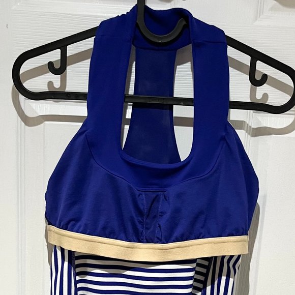 Lululemon Scoop Neck Tank - Picture 11 of 12